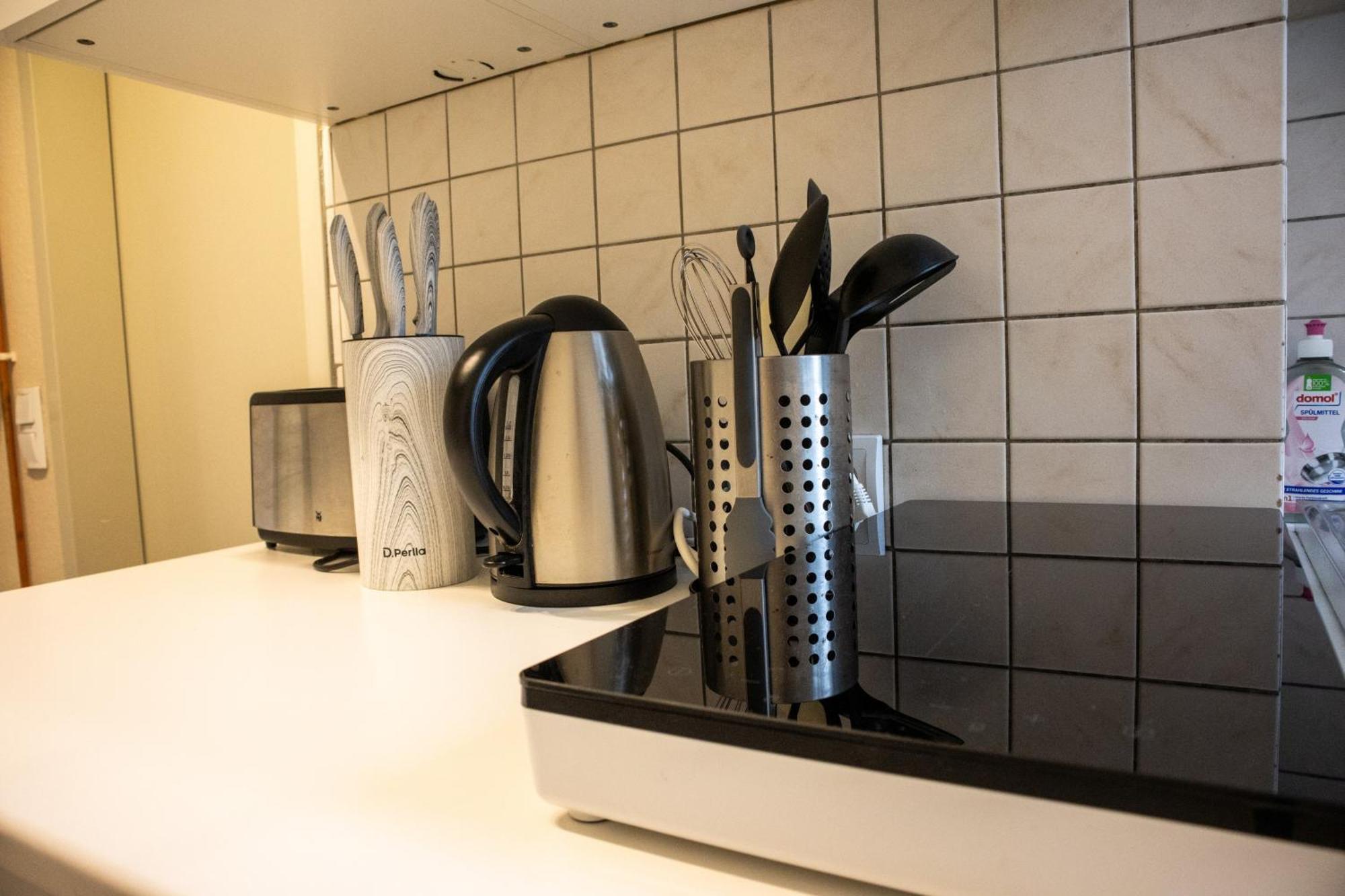 Schoene Wohnung Fuer 4 Gaeste An Der Eilenriede Mit Kostenlosen Parkplaetzen Hannover Exterior foto